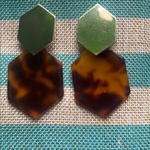 New Tortoise and Gold Earrings 🦋 Bundle 3/$25
